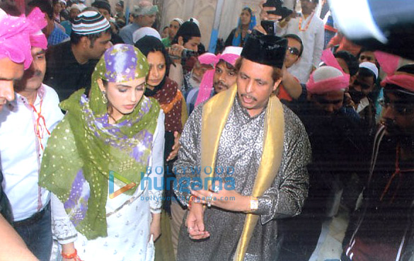 huma qureshi visits ajmer sharif to take blessing for dedh ishqiya 7