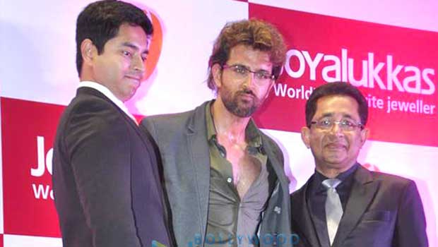 Hrithik Inaugurates ‘Joyalukkas’ Jewellery Store