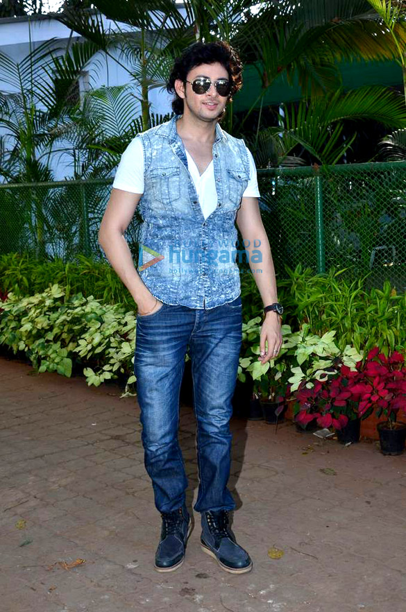 cast of yaariyan graces derby race 11