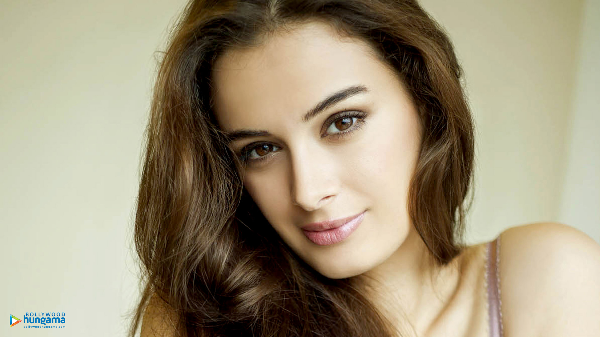 Evelyn Sharma
