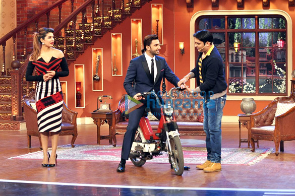 promotion of gunday on comedy nights with kapil 9