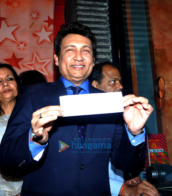 shekar adhyayan ariana buy movie tickets of heartless at a promotional event 3
