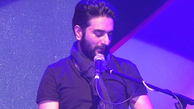 Shekhar Ravjiani Sings ‘Dil Se Mere’ At Channel V Indiafest in Goa