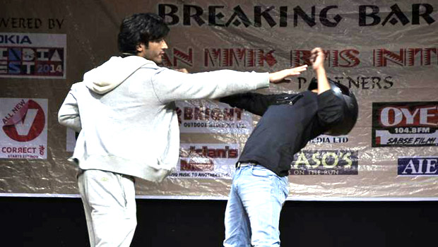 Vidyut Jamwal Teaches Self Defense Techniques To College Girls