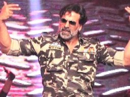 Akshay Kumar Dazzles With Holiday At Zee Cine Awards 2014