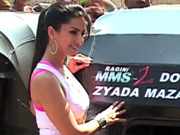 Sunny Leone Enjoys Auto Rickshaw Ride