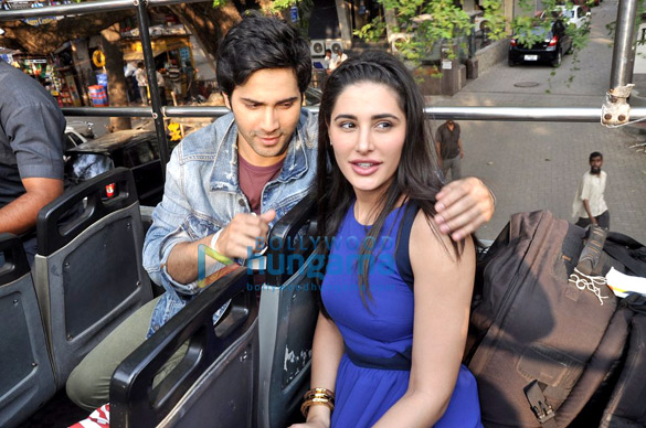 nargis varun promote main tera hero in an open bus 4