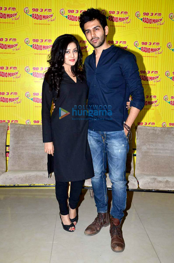 promotion of kaanchi on 98 3 fm radio mirchi 5
