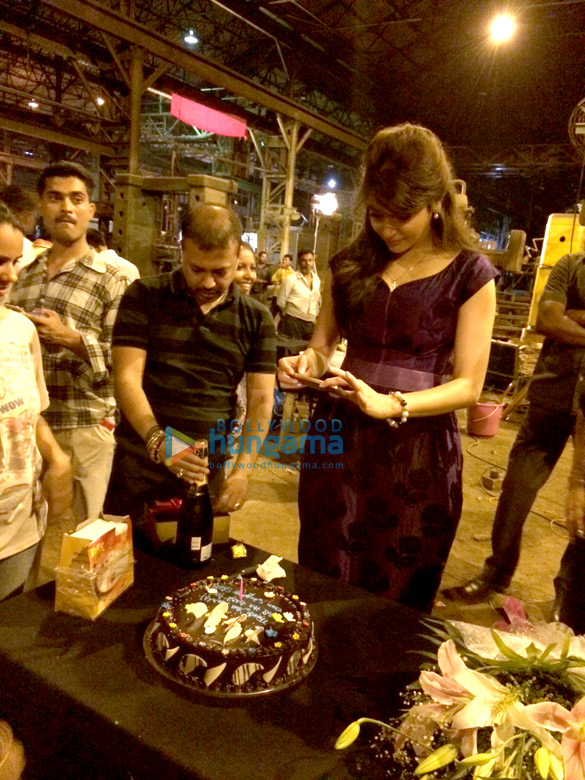 bombay velvet 14