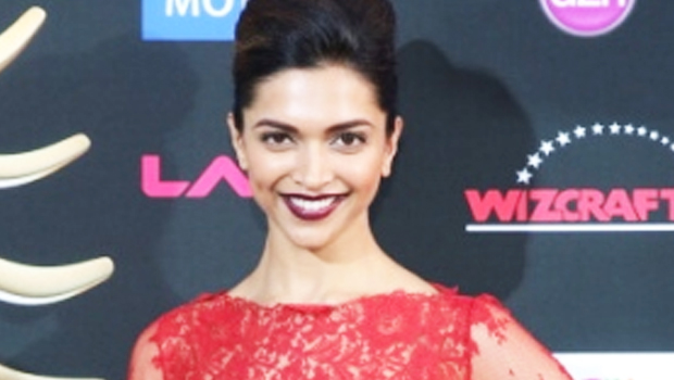 Deepika Padukone At Red Carpet Of IIFA Awards, Tampa Bay