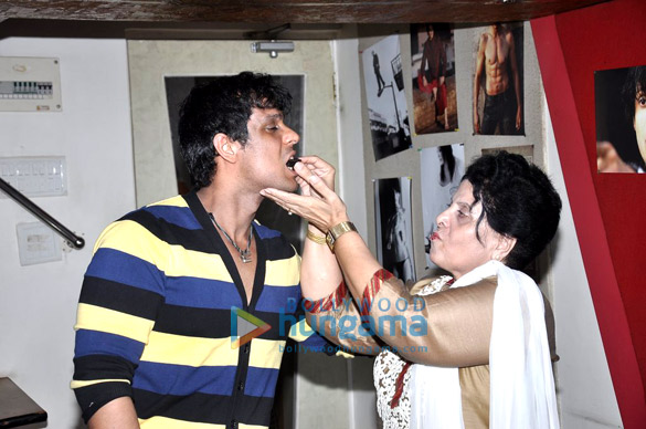 vikram singh promotes film heropanti 5