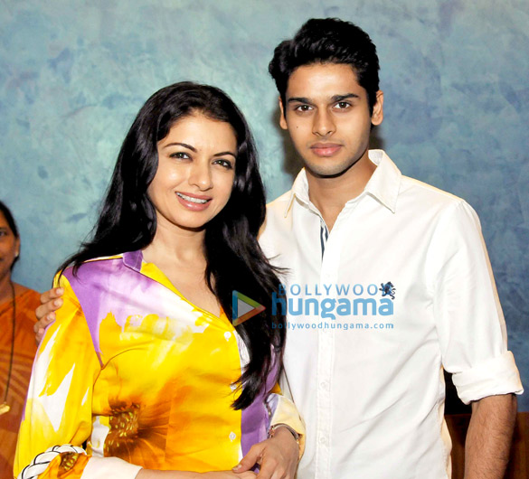 celebs grace wardha nadiadwalas special screening of heropanti 15