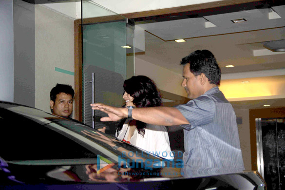 jacqueline fernandez snapped outside studio after dubbing for kick 5