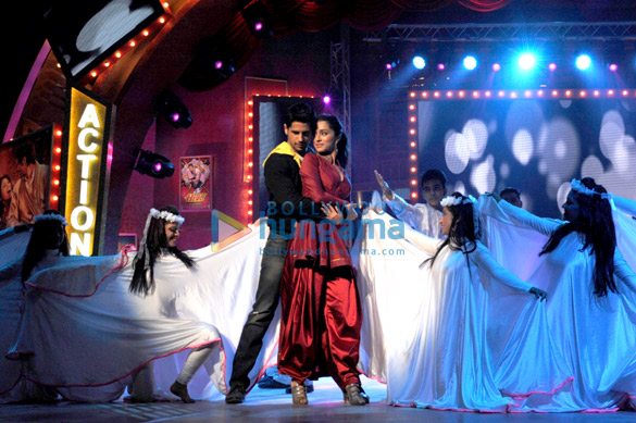 sidharth malhotra shraddha kapoor promote ek villain at life ok awards 6