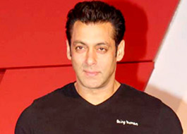 Salman watches Hero with Sooraj and Aathiya’s parents Salman watches Hero with Sooraj and Aathiya’s parents