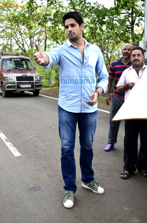 promotion of ek villain on cid 7