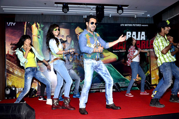 launch of flip your collar back song from raja natwarlal 6