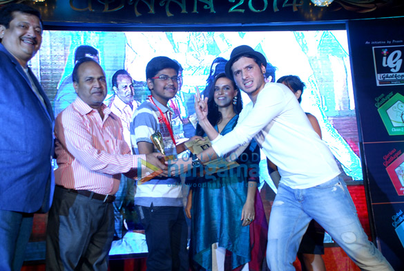 team of ekkees toppon ki salaami honour meritorious students parents 6