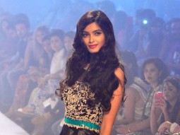 Tapsee Pannu And Diana Penty Walk The Ramp At ‘Fashion Week 2014’ Day 4