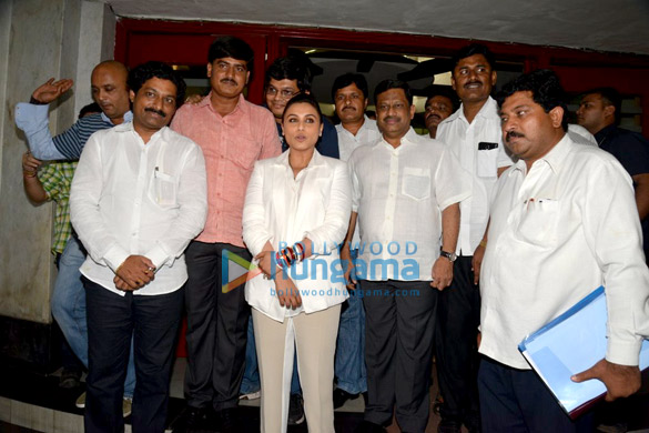 rani mukerji hosts a screening of mardaani for prithiviraj chauhan 6