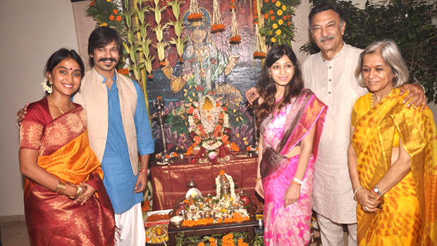 Vivek Oberoi – Sambhavana Seth At Ganpati Visarjan