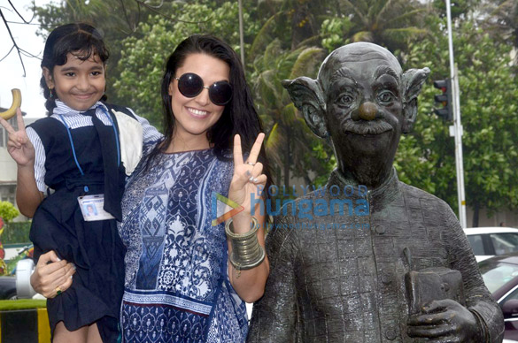 team of ekkees toppon ki salaami pays tribute to r k laxman 12