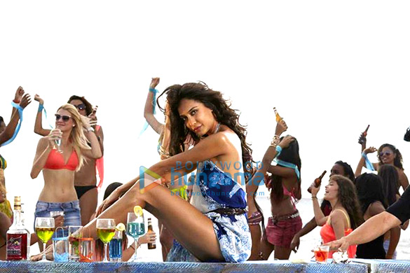the shaukeens 70