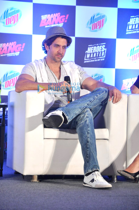 hrithik roshan katrina kaif at the launch of bang bang mountain dews heroeswanted 7