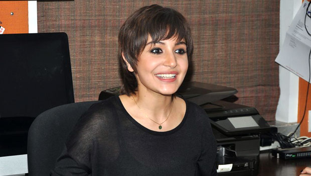 Shocking: Anushka Sharma Forgets That Diwali Is Round The Corner