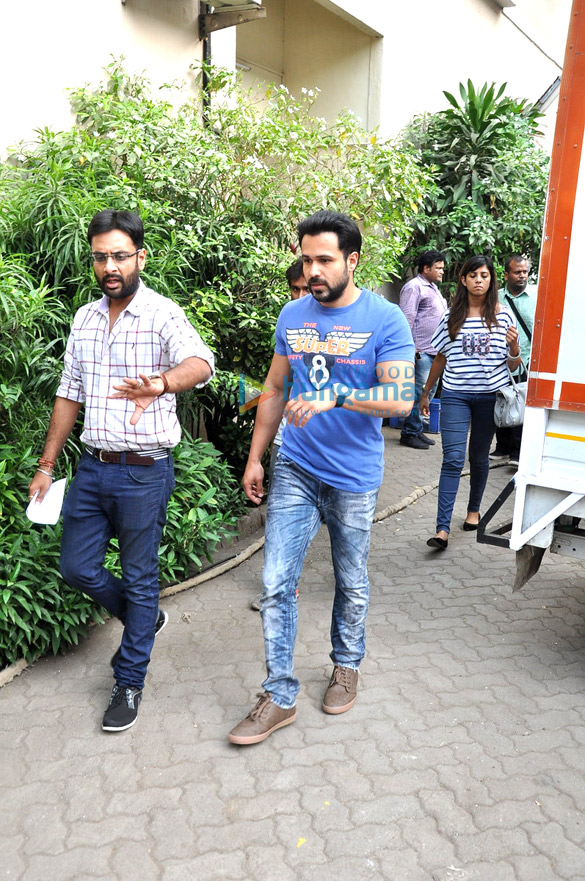emraan hashmi snapped at mehboob studio for ungli promotions 3