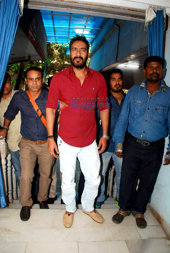 taekwondo masters from korea felicitate ajay devgn 11