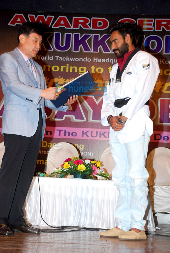 taekwondo masters from korea felicitate ajay devgn 5