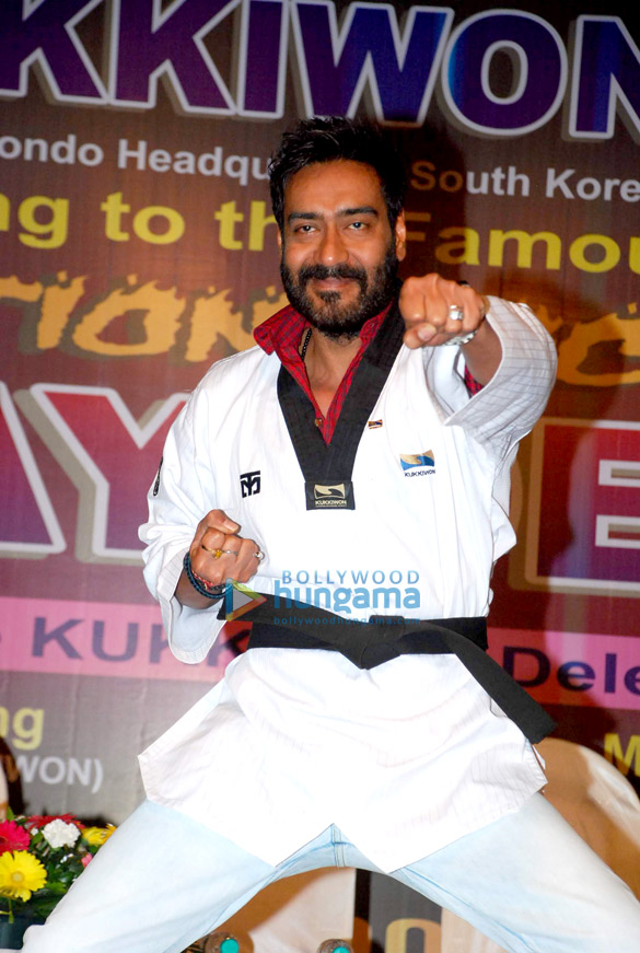 taekwondo masters from korea felicitate ajay devgn 4