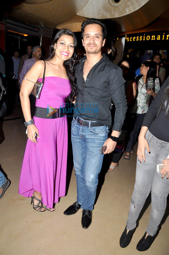 bipasha basu karan singh grover launch the first look theatrical trailer of alone 15