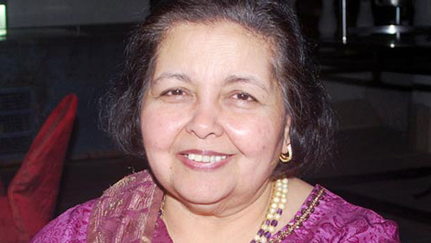Pamela Chopra Sings, Shah Rukh Khan ‘Plays’ Mandolin At DDLJ’s 1000 Weeks Press Conference