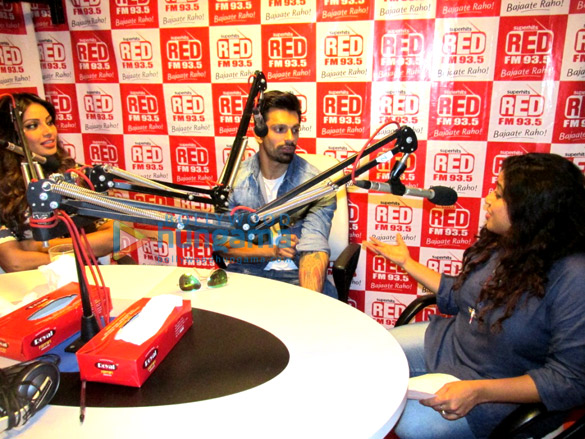 bipasha basu karan singh grover promote alone at 93 5 red fm 3