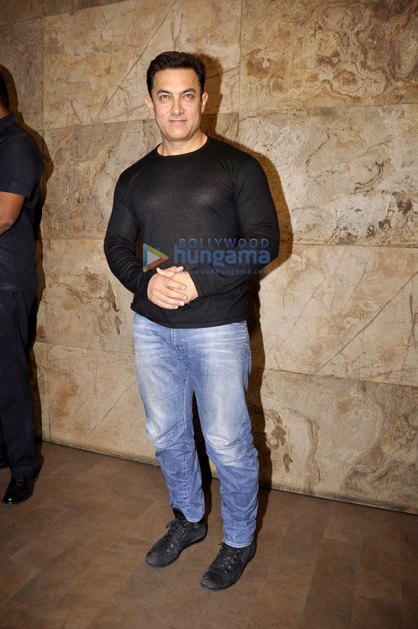 sanjay dutt watches pk with aamir khan 4