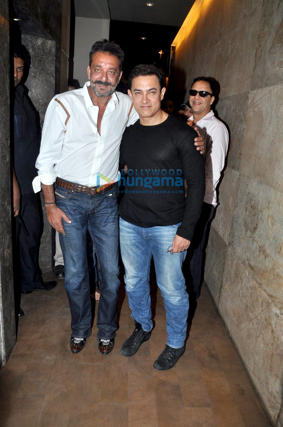 sanjay dutt watches pk with aamir khan 8