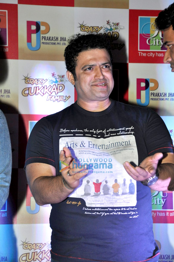 musical promotion of crazy kukkad family at r city mall 11