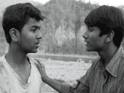Kaha Chala (Anjaan Parindey)