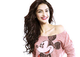 Sonam Kapoor to star in Neerja Bhanot biopic