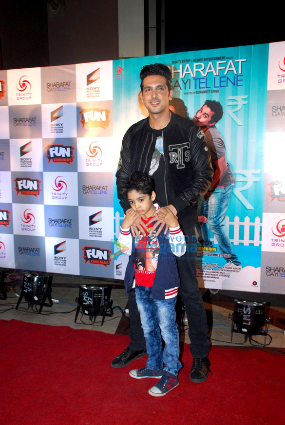 premiere of sharafat gayi tel lene 6