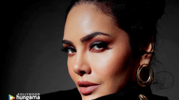 Celeb Wallpapers Of Esha Gupta