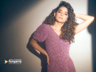 Celebrity wallpapers of Mithila Palkar