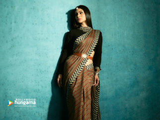 Celeb Wallpapers Of Mouni Roy