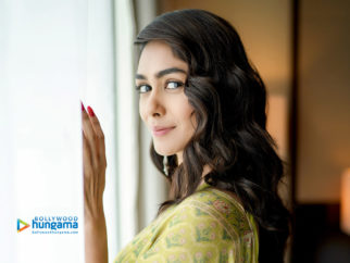 Celeb Wallpapers Of Mrunal Thakur