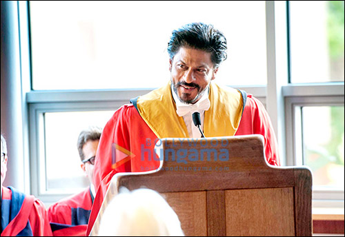 check out shah rukh khan receives honorary degree from university of edinburgh 3