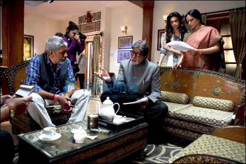 check out big b saif ali khan and deepika padukone on sets of aarakshan 2