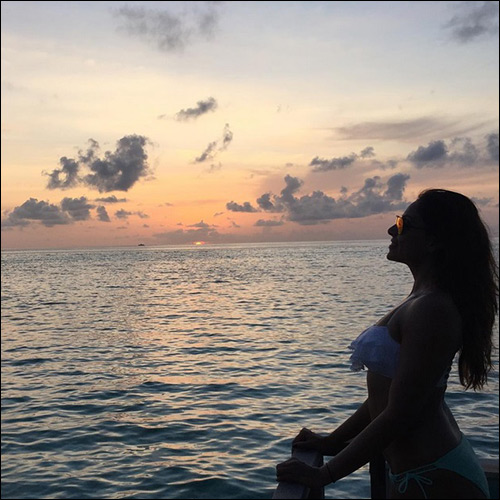 check out bipasha basu shares bikini pictures while on a trip to maldives 3