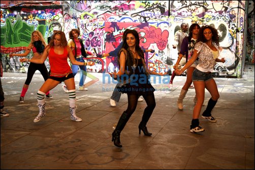 style check asins rocker girl look in london dreams 5